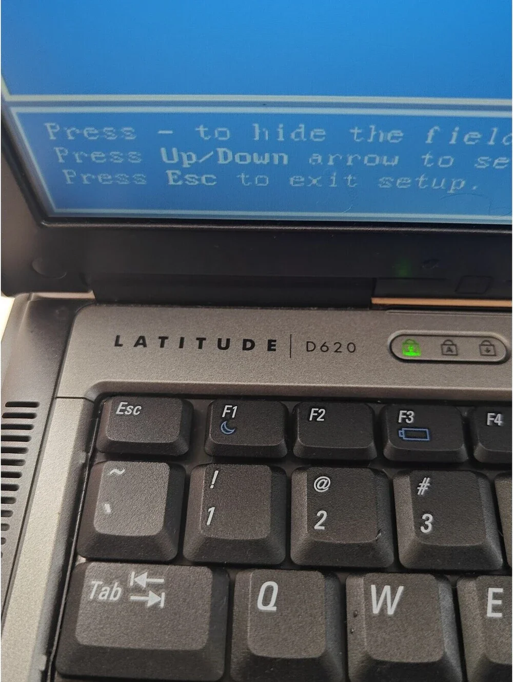 Dell Latitude D620 Core 2 Duo 2.33GHz 4GB 80GB Quadro NVS 110M Charger As-Is